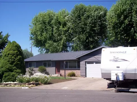 901 Comet Ave, Central Point, OR 97502 photo 1