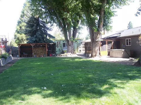 901 Comet Ave, Central Point, OR 97502 photo 18
