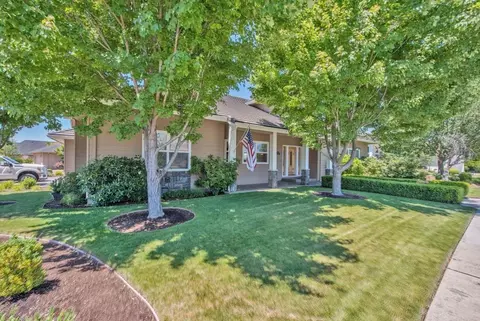 605 Silverado Way, Eagle Point, OR 97524 photo 1