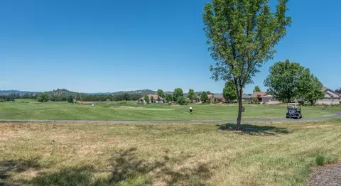 605 Silverado Way, Eagle Point, OR 97524 photo 5