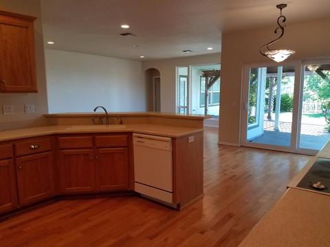 1547 Panoramic Loop, Grants Pass, OR 97527 photo 7