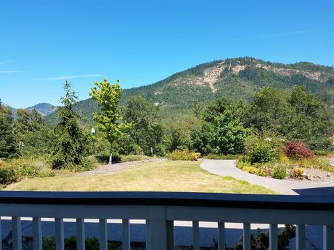 1547 Panoramic Loop, Grants Pass, OR 97527 photo 2