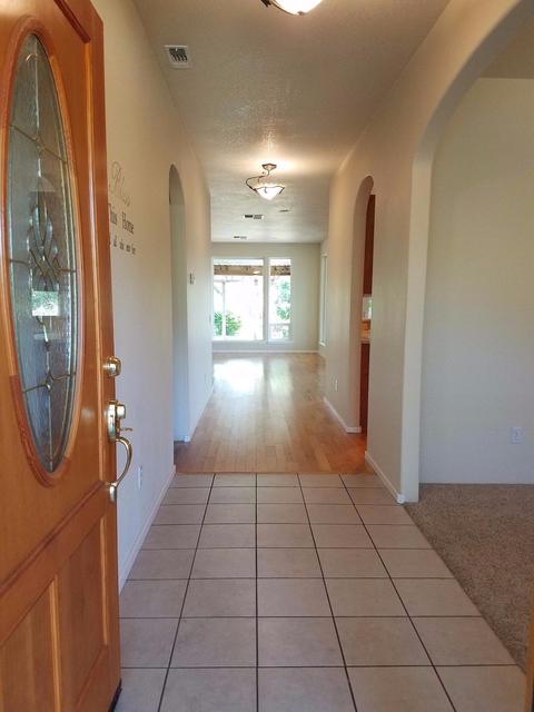 1547 Panoramic Loop, Grants Pass, OR 97527 photo 3
