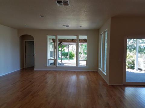1547 Panoramic Loop, Grants Pass, OR 97527 photo 5