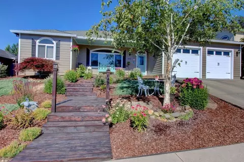 942 Ridgeview Dr, Eagle Point, OR 97524 photo 1