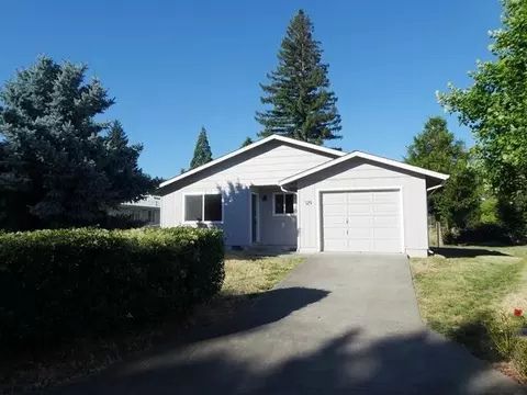 129 Edith Cir, Eagle Point, OR 97524 photo 2