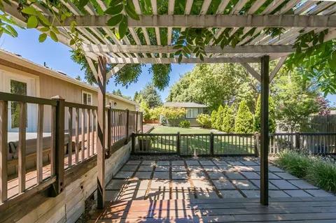 10 Dee Ct, Central Point, OR 97502 photo 22