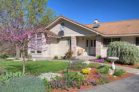 501 Harper Loop, Grants Pass, OR 97527 photo 2