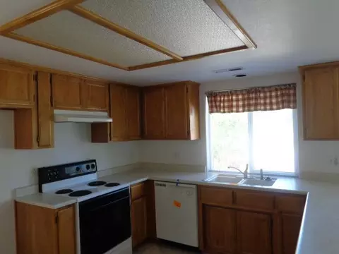 416 Montclair Way, Eagle Point, OR 97524 photo 2