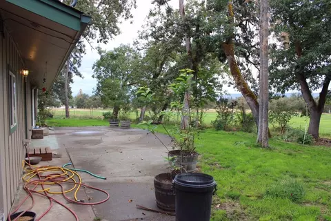 14841 Agate Rd, Eagle Point, OR 97524 photo 8