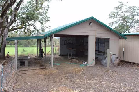 14841 Agate Rd, Eagle Point, OR 97524 photo 5