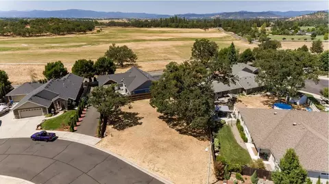 566 Old Waverly Way, Eagle Point, OR 97524 photo 5
