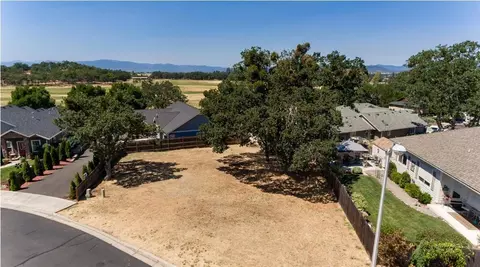 566 Old Waverly Way, Eagle Point, OR 97524 photo 4