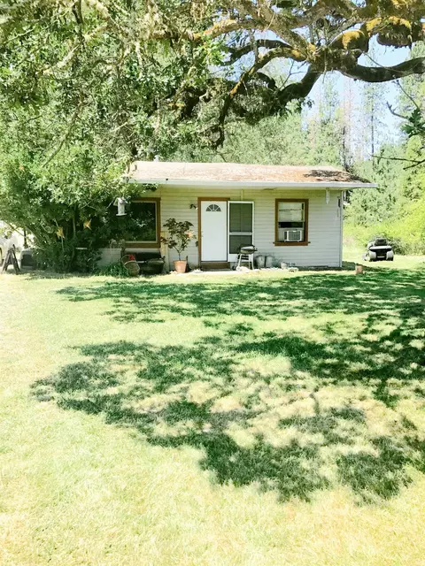 970 Cedar Flat Rd, Williams, OR 97544 photo 2
