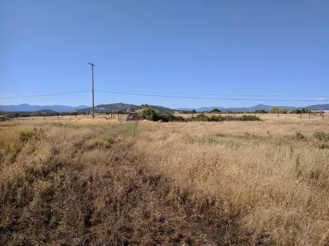 600 E Dutton Rd, Eagle Point, OR 97524 photo 5