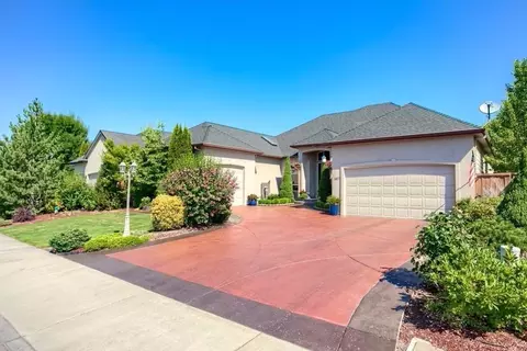 167 Bellerive Dr, Eagle Point, OR 97524 photo 3