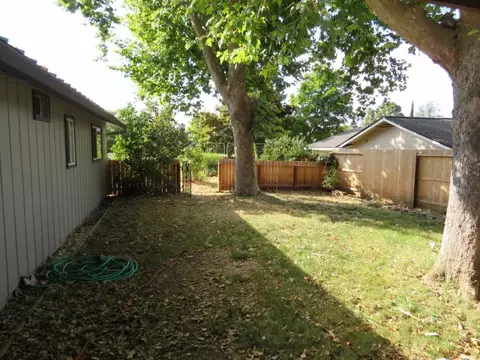 1211 Triangle Dr, Central Point, OR 97502 photo 12