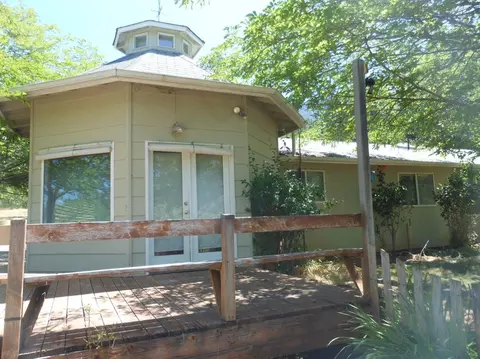389 Summit Loop, Grants Pass, OR 97527 photo 11