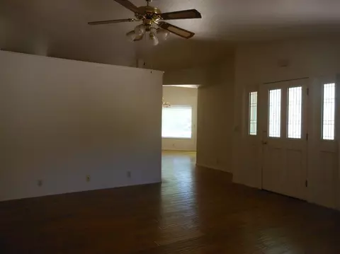 389 Summit Loop, Grants Pass, OR 97527 photo 4