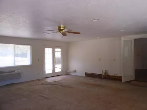 389 Summit Loop, Grants Pass, OR 97527 photo 3
