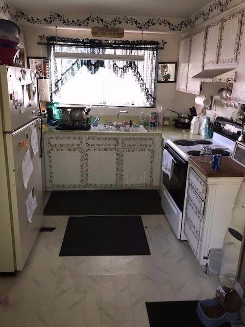 332 S Buchanan Ave, Eagle Point, OR 97524 photo 3