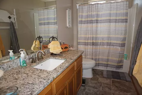 384 Candis Dr, Eagle Point, OR 97524 photo 7