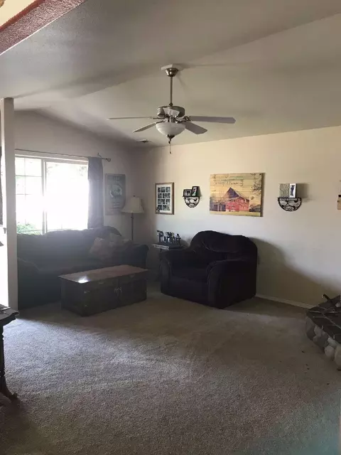 632 Andrea Way, Eagle Point, OR 97524 photo 3