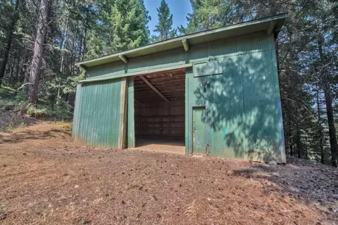 12071 Elk Creek Rd, Eagle Point, OR 97524 photo 2
