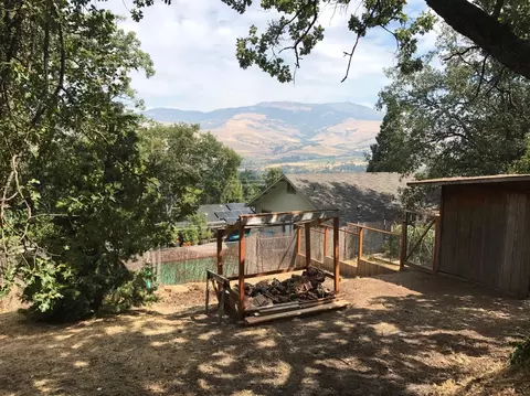269 Gresham St, Ashland, OR 97520 photo 4