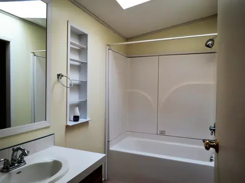 269 N De Anjou Ave, Eagle Point, OR 97524 photo 9