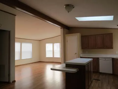 269 N De Anjou Ave, Eagle Point, OR 97524 photo 2
