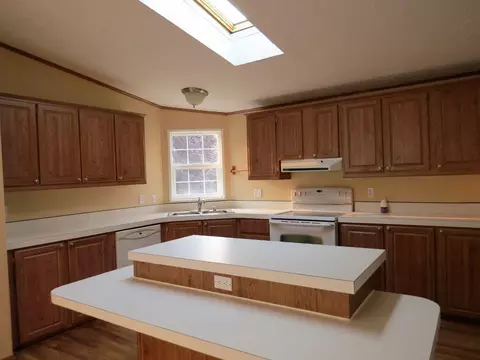 269 N De Anjou Ave, Eagle Point, OR 97524 photo 3