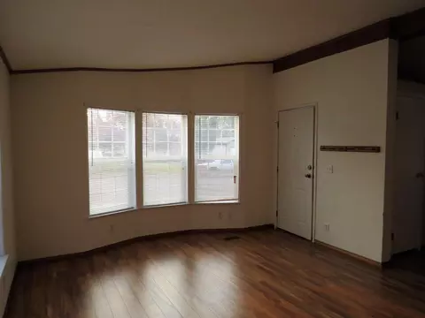 269 N De Anjou Ave, Eagle Point, OR 97524 photo 5