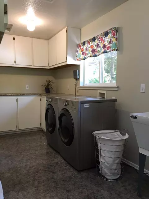 3173 View Cir, Central Point, OR 97502 photo 18