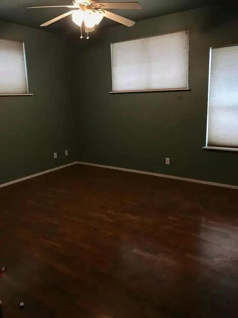 130 W Gilbert Ave, Glendale, OR 97442 photo 12
