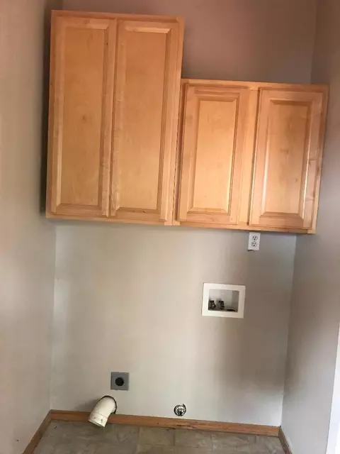 130 W Gilbert Ave, Glendale, OR 97442 photo 6
