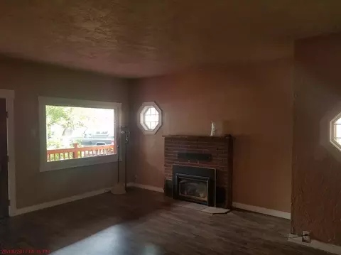 130 W Gilbert Ave, Glendale, OR 97442 photo 3