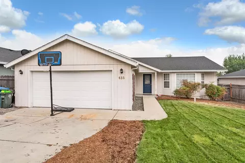 633 Heights Dr, Eagle Point, OR 97524 photo 2