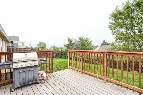 633 Heights Dr, Eagle Point, OR 97524 photo 14