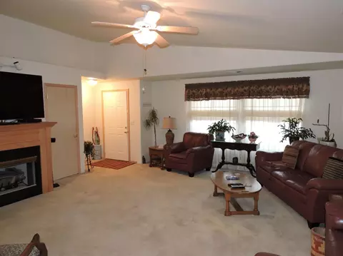 205 Samuel Lane Loop Rd, Phoenix, OR 97535 photo 3