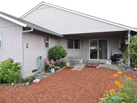 205 Samuel Lane Loop Rd, Phoenix, OR 97535 photo 12