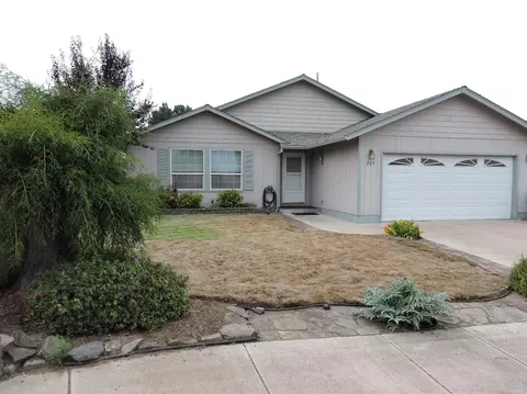 205 Samuel Lane Loop Rd, Phoenix, OR 97535 photo 1