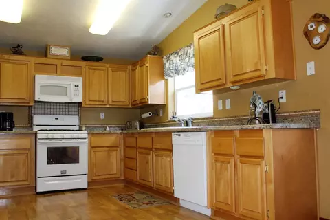 847 Royal Ave, Eagle Point, OR 97524 photo 5