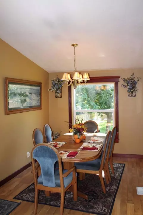 847 Royal Ave, Eagle Point, OR 97524 photo 8