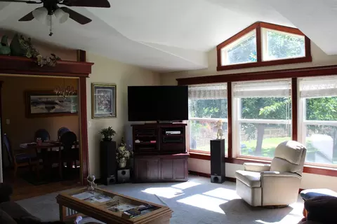 847 Royal Ave, Eagle Point, OR 97524 photo 9