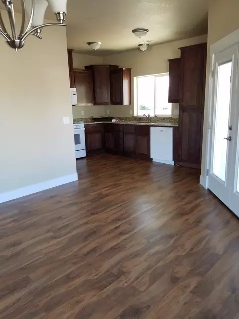 401 Live Oak Loop, Central Point, OR 97502 photo 4