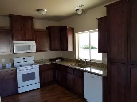 401 Live Oak Loop, Central Point, OR 97502 photo 6