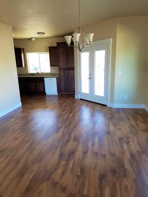 401 Live Oak Loop, Central Point, OR 97502 photo 3