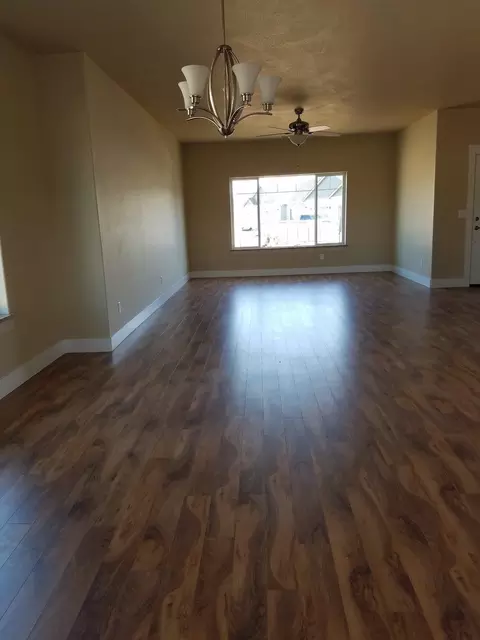 401 Live Oak Loop, Central Point, OR 97502 photo 5