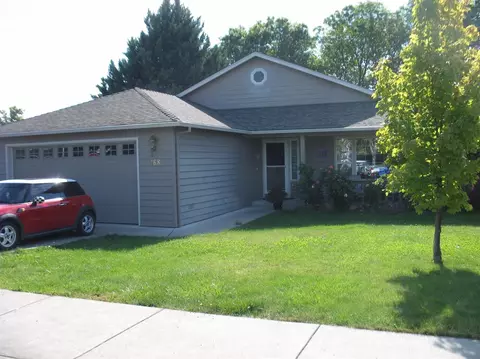 468 Westminster Dr, Eagle Point, OR 97524 photo 2